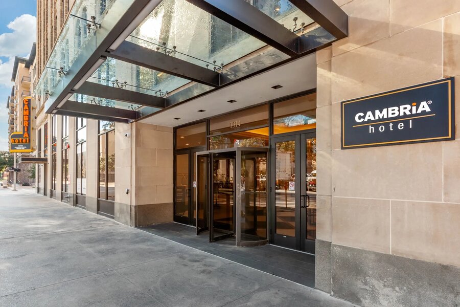Cambria Hotel Houston Downtown Convention Center entrance